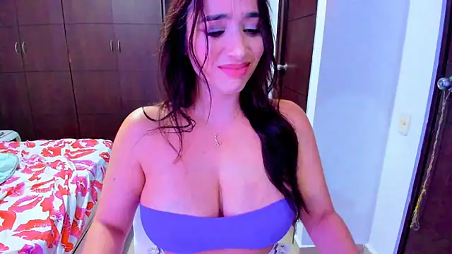 Snapshot of hugetits90xxx chatting on January 4, 2025, 2:03 am hugetits90xxx online show from January 4, 2025, 2:03 am