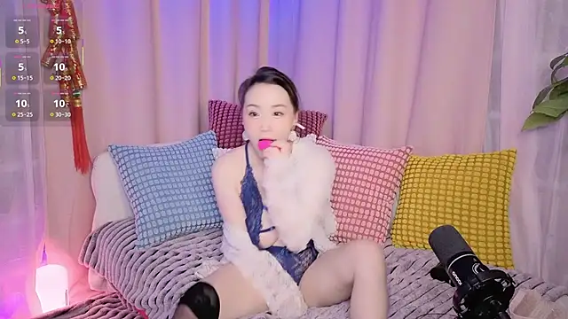 baobaomiqi linger online show from February 10, 2025, 2:08 am