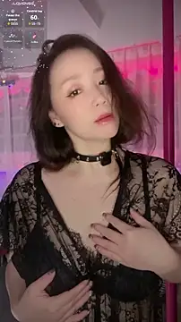 baobaomiqi linger online show from December 3, 2025, 2:08 am