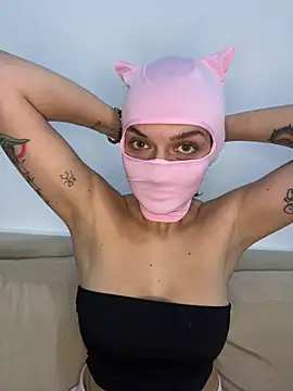 Nikki Hoee online show from October 26, 2025, 6:36 pm