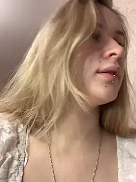 Snapshot of Sweet_white_chocolate chatting on January 31, 2025, 5:30 am Sweet white chocolate online show from January 31, 2025, 5:30 am