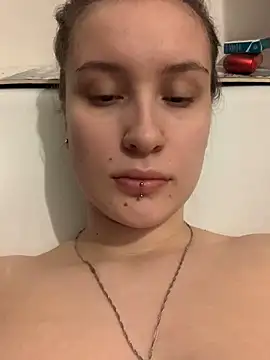 Snapshot of Sweet_white_chocolate chatting on February 18, 2025, 9:21 am Sweet white chocolate online show from February 18, 2025, 9:21 am