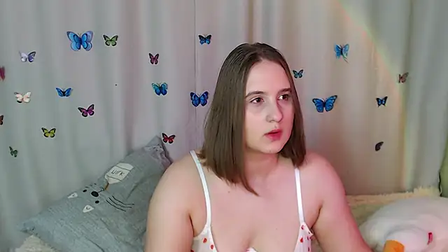 Snapshot of Phantommira chatting on February 13, 2025, 12:35 am Phantommira online show from February 13, 2025, 12:35 am