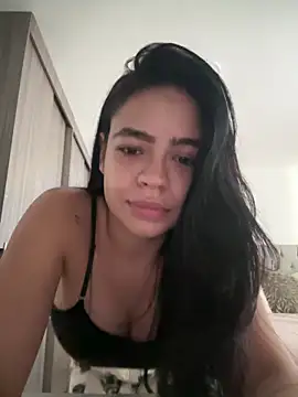 Snapshot of Sara_Leblanc chatting on January 1, 2025, 7:32 pm Sara Leblanc online show from January 1, 2025, 7:32 pm