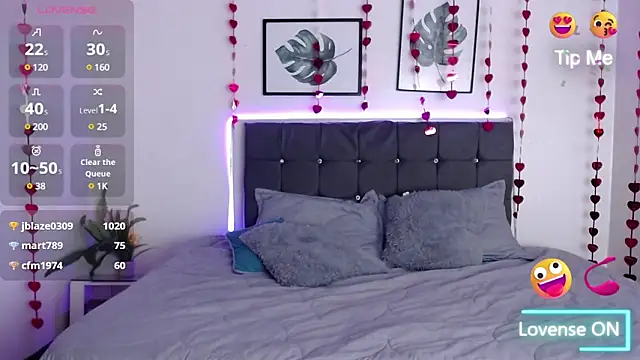 Snapshot of mia_collens chatting on March 15, 2025, 8:04 am mia collens online show from March 15, 2025, 8:04 am