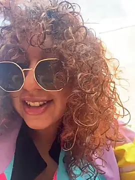 lauraltt online show from November 10, 2025, 7:13 pm