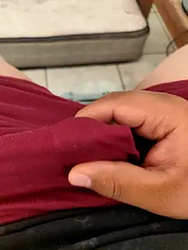 Snapshot of santigle90 chatting on November 17, 2025, 6:14 pm santigle90 online show from November 17, 2025, 6:14 pm