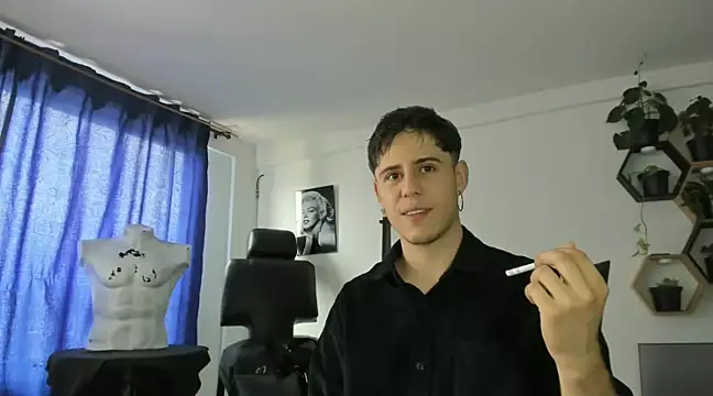 Snapshot of Antonello_Vannucci chatting on March 12, 2025, 6:33 pm Antonello Vannucci online show from March 12, 2025, 6:33 pm