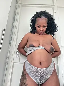 Snapshot of beverlyxxxx chatting on March 12, 2025, 2:45 pm beverlyxxxx online show from March 12, 2025, 2:45 pm