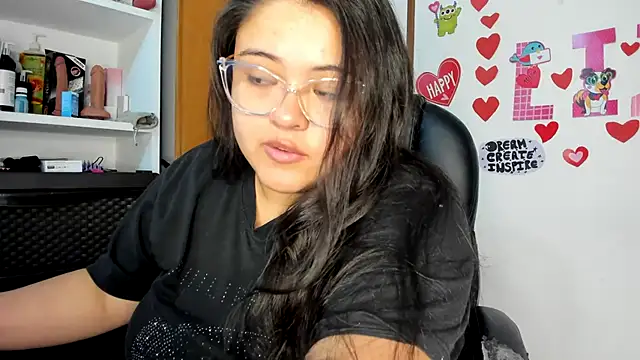 lizzie c online show from March 8, 2025, 3:28 am