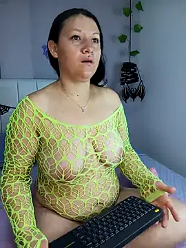 Snapshot of kattia_bk chatting on October 18, 2025, 12:39 pm kattia bk online show from October 18, 2025, 12:39 pm