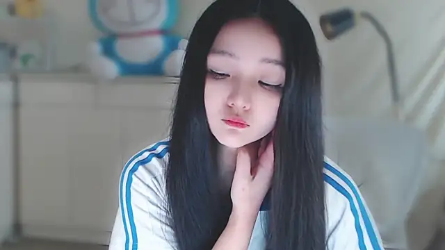 xiao-xiao-D online show from February 5, 2025, 6:46 am