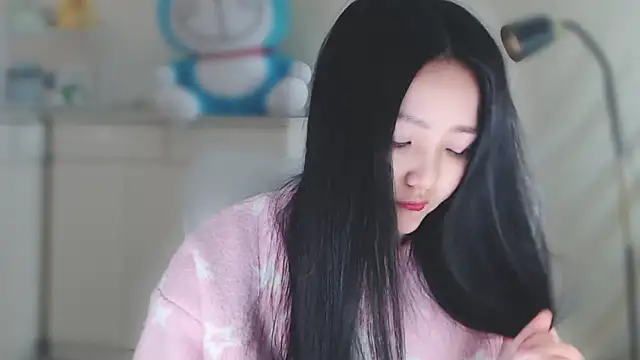 xiao-xiao-D online show from February 7, 2025, 5:20 am