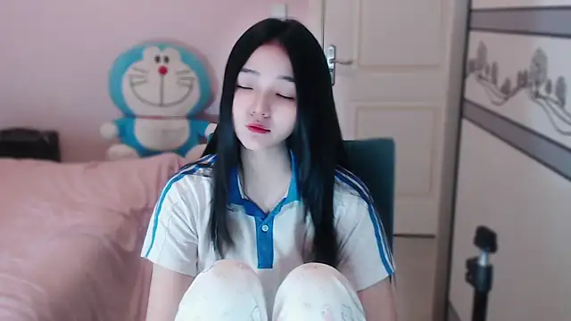 xiao-xiao-D online show from September 25, 2025, 8:51 am