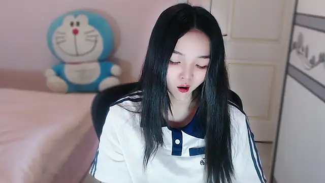 xiao-xiao-D online show from November 14, 2025, 5:39 am