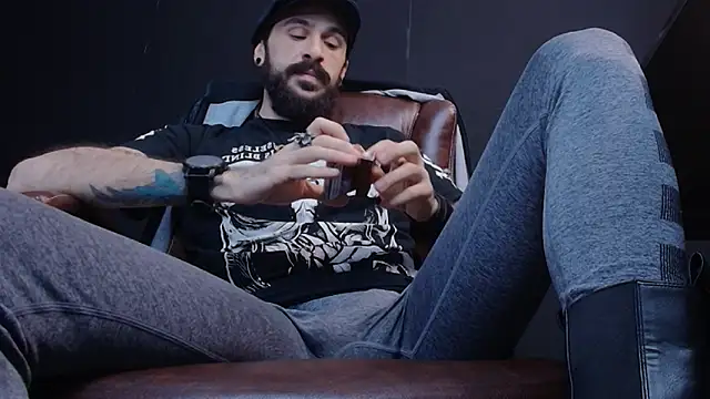 AxelColton online show from February 2, 2025, 5:53 am