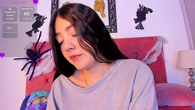 Snapshot of Samantha_Good chatting on October 17, 2025, 12:08 pm Samantha Good online show from October 17, 2025, 12:08 pm