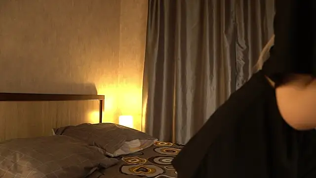 Snapshot of Hi_my_name_is chatting on February 6, 2025, 2:37 pm Hi my name is online show from February 6, 2025, 2:37 pm