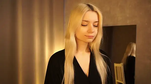 Snapshot of Hi_my_name_is chatting on March 4, 2025, 2:21 pm Hi my name is online show from March 4, 2025, 2:21 pm