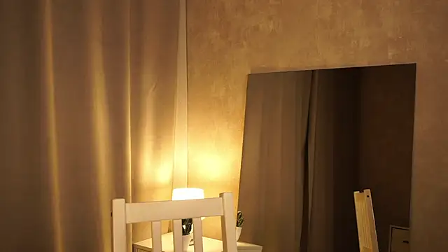 Snapshot of Hi_my_name_is chatting on March 5, 2025, 5:39 pm Hi my name is online show from March 5, 2025, 5:39 pm