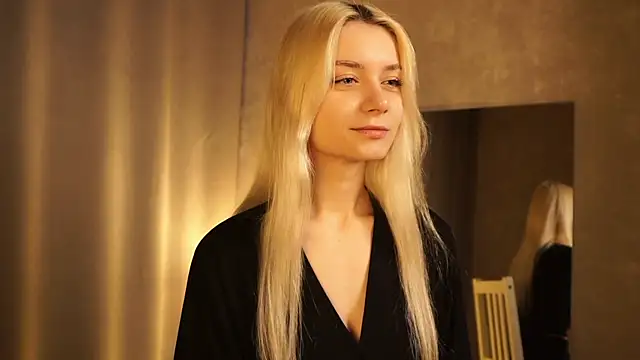 Snapshot of Hi_my_name_is chatting on March 8, 2025, 2:51 pm Hi my name is online show from March 8, 2025, 2:51 pm