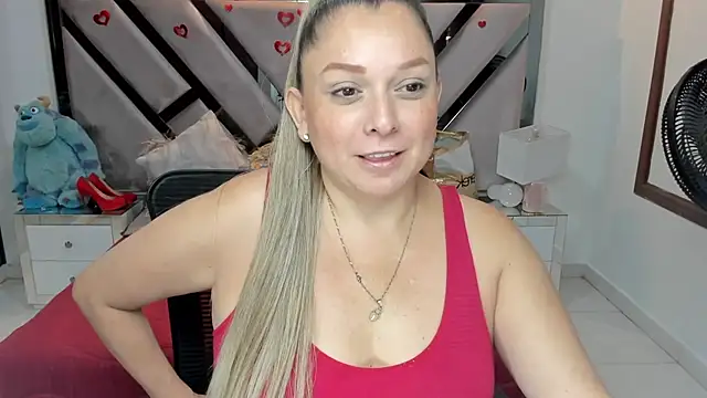 natalia5560 online show from October 15, 2025, 1:00 pm