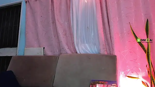 milktitsdua online show from November 19, 2025, 8:14 am