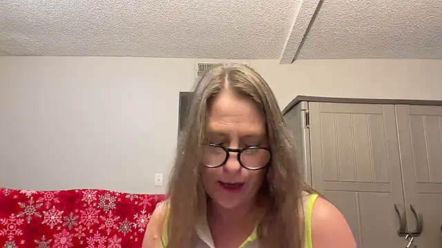 Snapshot of Keywest_Kate chatting on January 3, 2025, 9:47 pm Keywest Kate online show from January 3, 2025, 9:47 pm