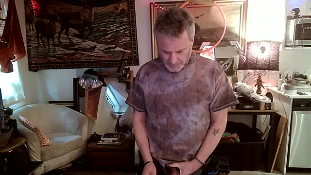 Snapshot of SilverandFox chatting on February 14, 2025, 4:09 pm SilverandFox online show from February 14, 2025, 4:09 pm