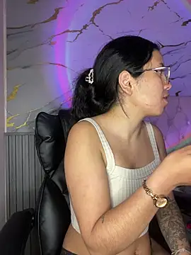 Snapshot of Rosita_forever_ chatting on October 8, 2025, 2:53 am Rosita forever online show from October 8, 2025, 2:53 am
