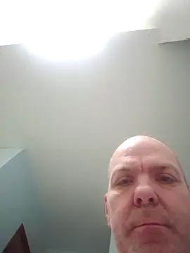 hoodratoui online show from November 29, 2025, 10:35 pm