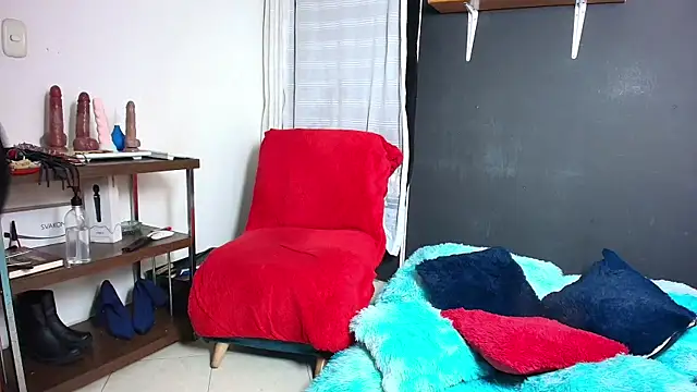 Snapshot of marisol1977hot chatting on October 14, 2025, 8:37 am marisol1977hot online show from October 14, 2025, 8:37 am
