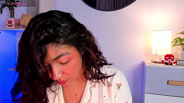 martina roldam online show from January 30, 2025, 5:30 am