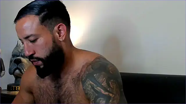 BradLeon  online show from October 29, 2025, 10:11 pm