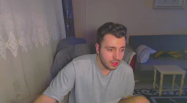 handsomeee04 online show from January 31, 2025, 9:37 pm