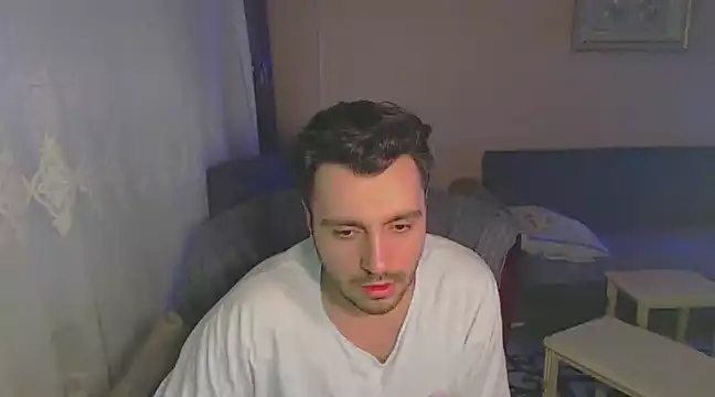 handsomeee04 online show from February 2, 2025, 3:39 pm