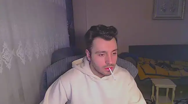 handsomeee04 online show from February 6, 2025, 9:06 pm