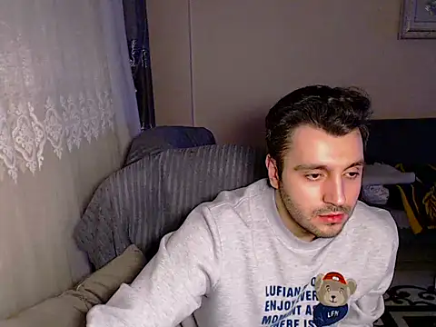 handsomeee04 online show from February 22, 2025, 3:56 am