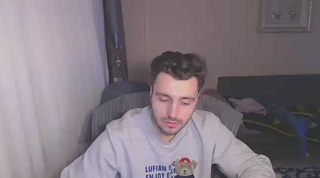 handsomeee04 online show from March 9, 2025, 12:10 am