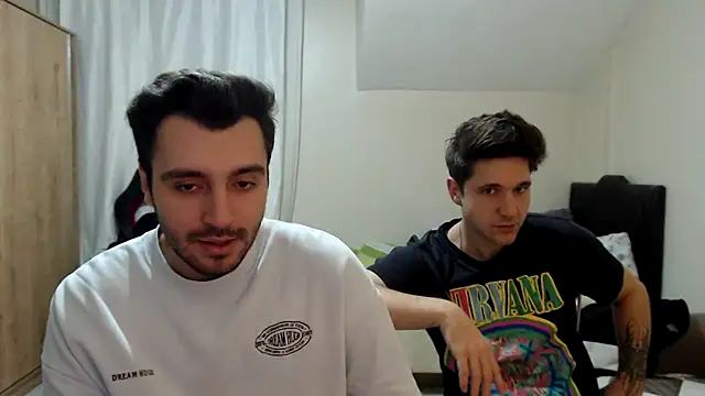 handsomeee04 online show from October 15, 2025, 8:09 pm