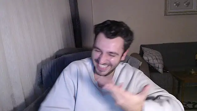 handsomeee04 online show from October 27, 2025, 4:11 pm