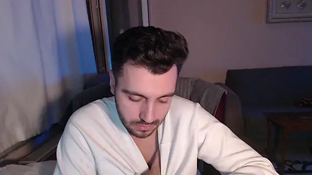 handsomeee04 online show from November 4, 2025, 9:03 pm