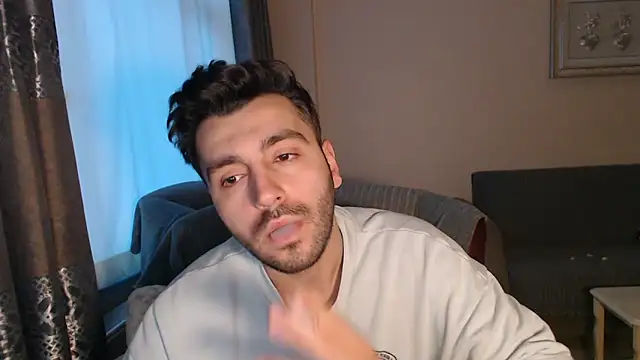 handsomeee04 online show from November 11, 2025, 2:39 pm