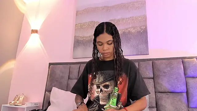 GysellHanson online show from November 18, 2025, 11:36 am