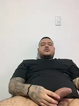 El Titan1998 online show from January 1, 2025, 9:52 pm