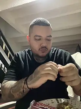 El Titan1998 online show from January 7, 2025, 11:37 am