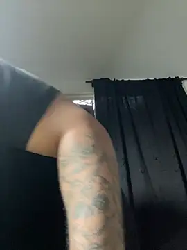 El Titan1998 online show from February 25, 2025, 11:41 am