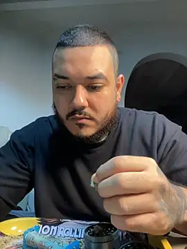 El Titan1998 online show from October 2, 2025, 11:34 pm