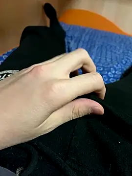 Snapshot of Dvddd chatting on November 26, 2025, 12:28 pm Dvddd online show from November 26, 2025, 12:28 pm