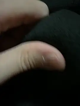 Snapshot of Dvddd chatting on November 30, 2025, 2:43 pm Dvddd online show from November 30, 2025, 2:43 pm